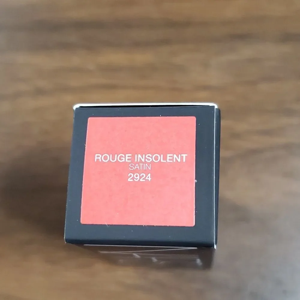 NEW NIB NARS Satin‎ Lipstick Rouge Insolent Satin Bright Red Coral 2924